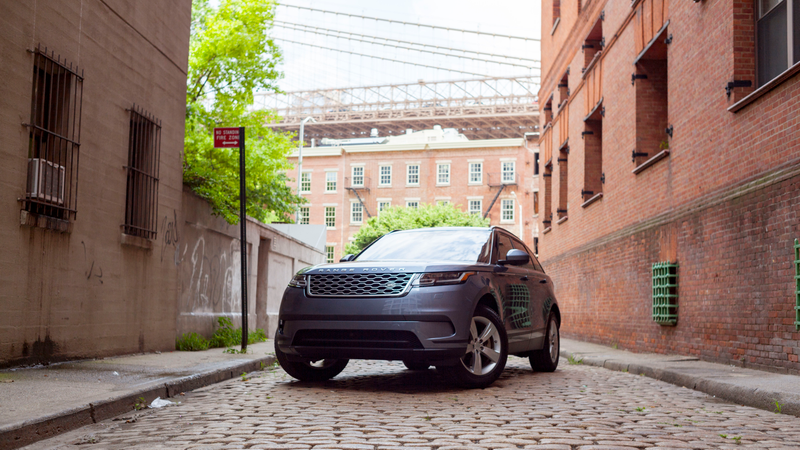 Illustration for article titled The 2018 Range Rover Velar Rolls Like Royalty and Attracts as Much Attention